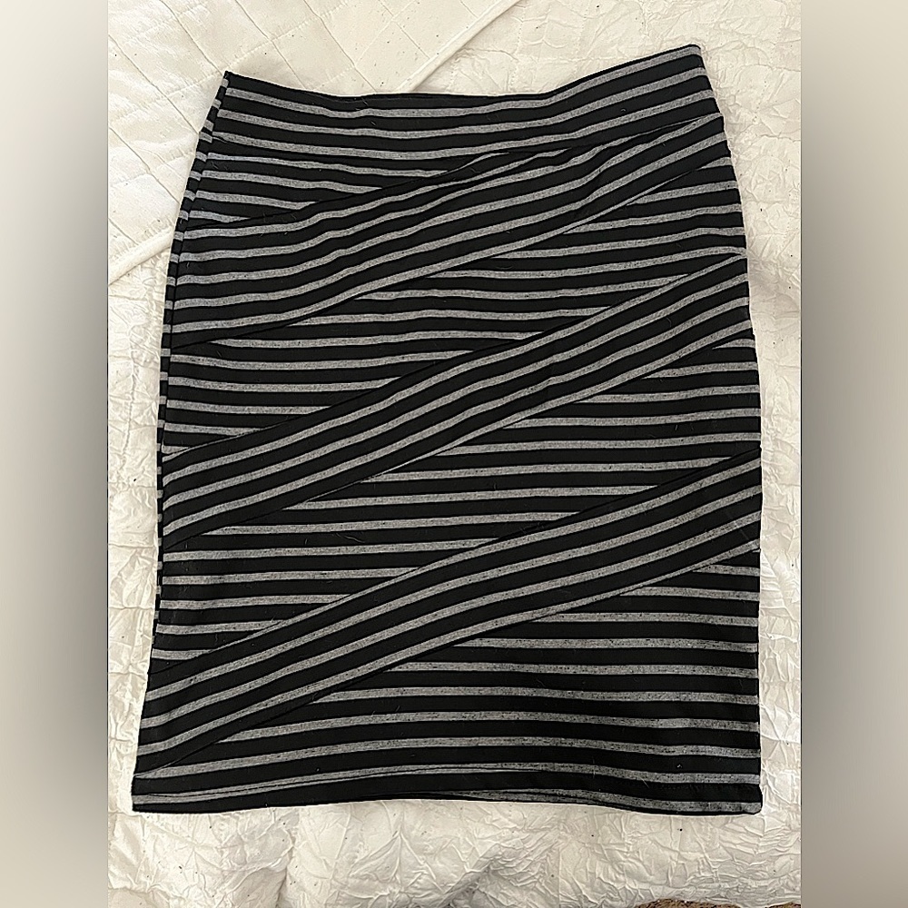 Striped Bodycon style skirt. Size medium. Like new